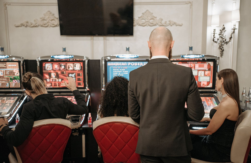 people playinf in a casino